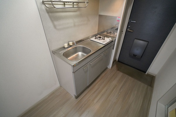 キッチン　同じ建物の別の部屋