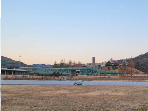 図書館　環太平洋大学附属図書館（図書館）まで5096m