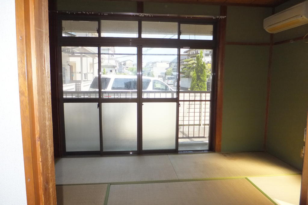 居室・リビング　窓が大きく明るいお部屋
