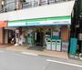 コンビニ　ファミリーマート衣屋読売ランド駅前店（コンビニ）まで220m