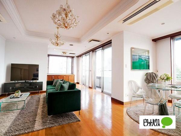 居室・リビング　家具はＣＧによるイメージです。