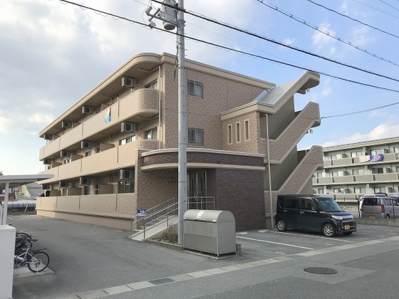東広島市西条町御薗宇のマンションの建物外観