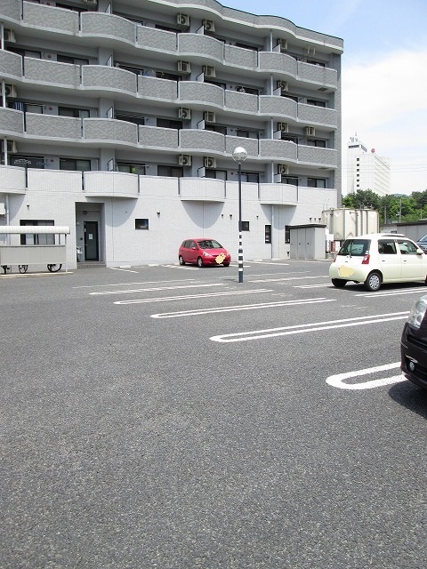 【アビタシオンＩ・Ｓ・Ｙの駐車場】