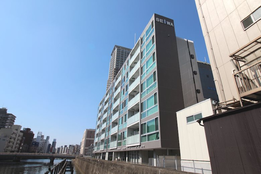 大阪市西区南堀江のマンションの建物外観