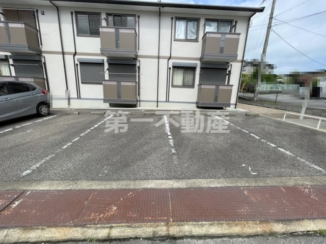 【クリアコートの駐車場】