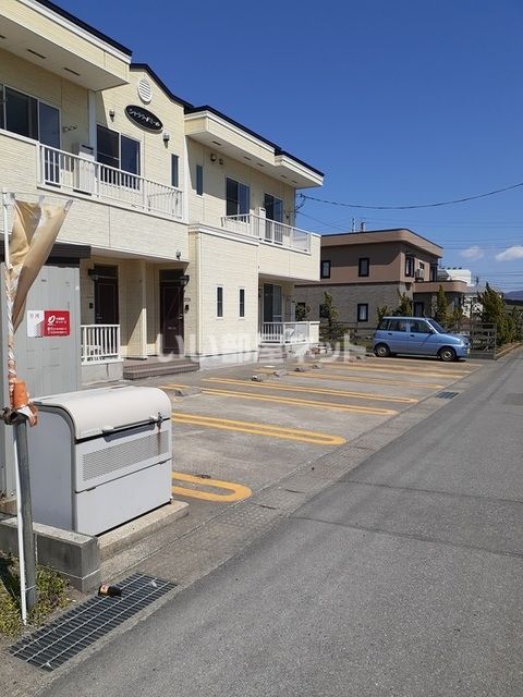 【青森市浜田のアパートの駐車場】