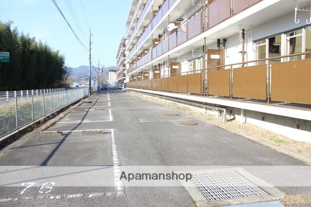 駐車場　エントランス