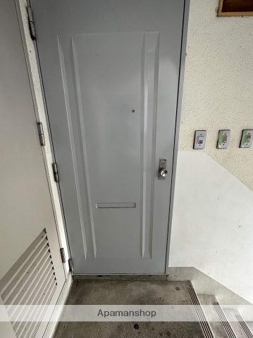 エントランス　駐車場