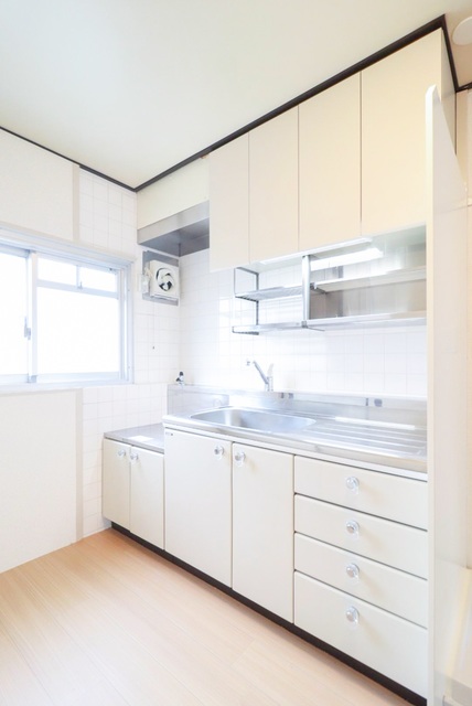 キッチン　コンパクトで使い勝手の良いキッチン