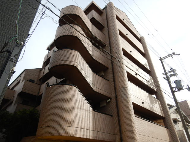 【リヴェール本山の建物外観】