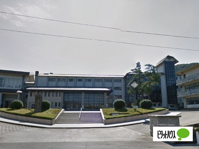 中学校　加賀市立山代中学校（中学校）まで2302m