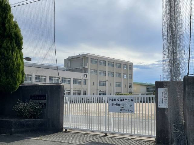 小学校　姫路市立小学校網干西小学校（小学校）まで1971m