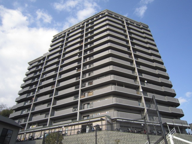 広島市西区田方のマンションの建物外観