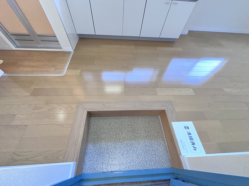 三興マンションの玄関写真