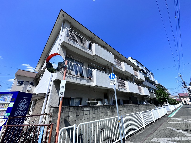 三興マンションの外観写真