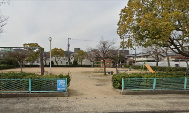 【高松市今里町のマンションの公園】