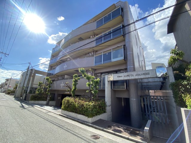 【芦屋市宮川町のマンションの建物外観】