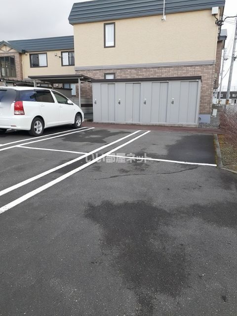 【グリーンピア沼ノ端Iの駐車場】