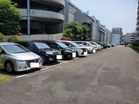 【コンフォート津田沼弐番館の駐車場】