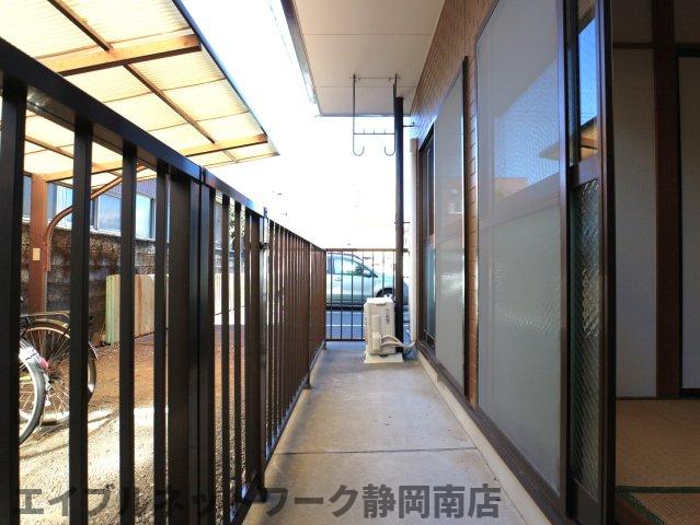 バルコニー　バルコニーからの眺めを楽しみながら食事をしませんか