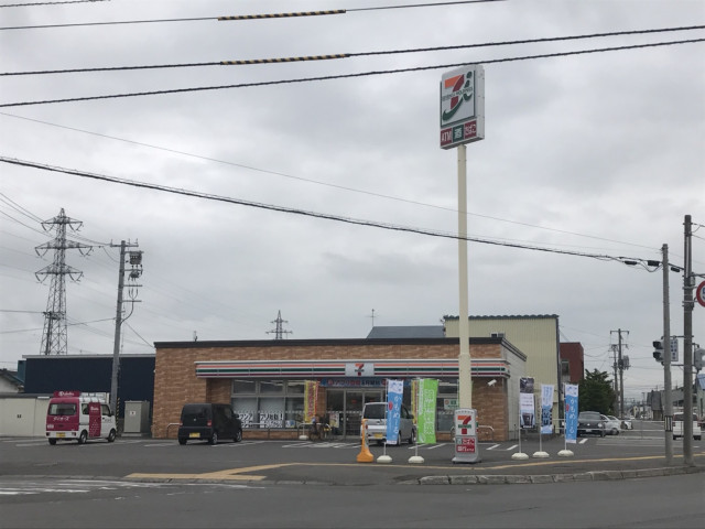 コンビニ　セブンイレブン東光２条店（コンビニ）まで220m