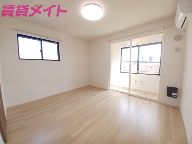 居室・リビング　同型参考写真