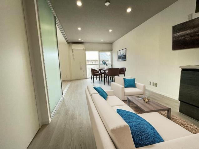 居室・リビング　※ＣＧ加工のため家具は現地になく、賃料に含まれません