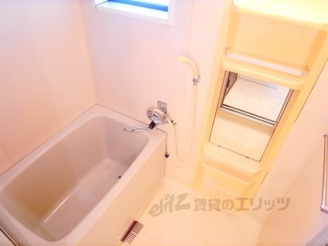 バス・シャワールーム　綺麗なお風呂です。