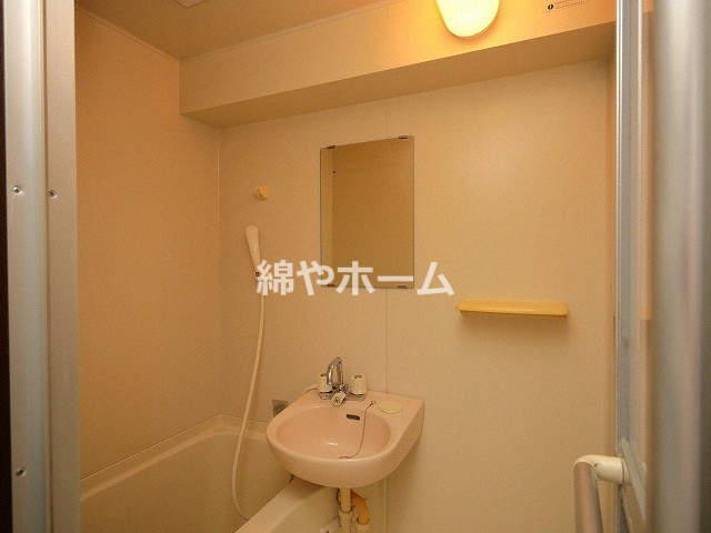 洗面設備　コンパクトで使いやすい洗面所