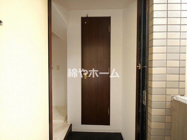 玄関　収納もある玄関です