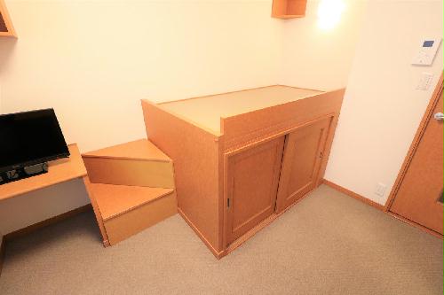 収納　ベッド下に収納スペースあり！荷物が多くても十分に収まります！