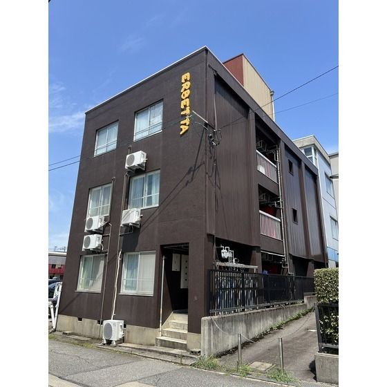 ERBETTAの建物外観
