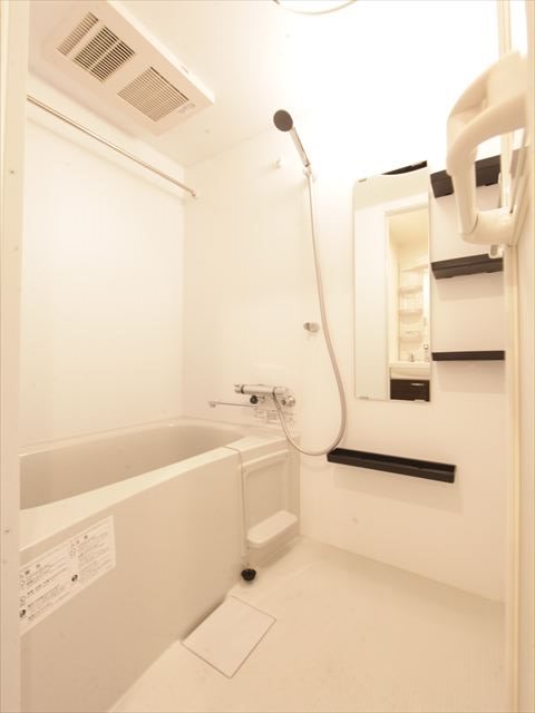 バス・シャワールーム　浴室暖房乾燥機能付バス