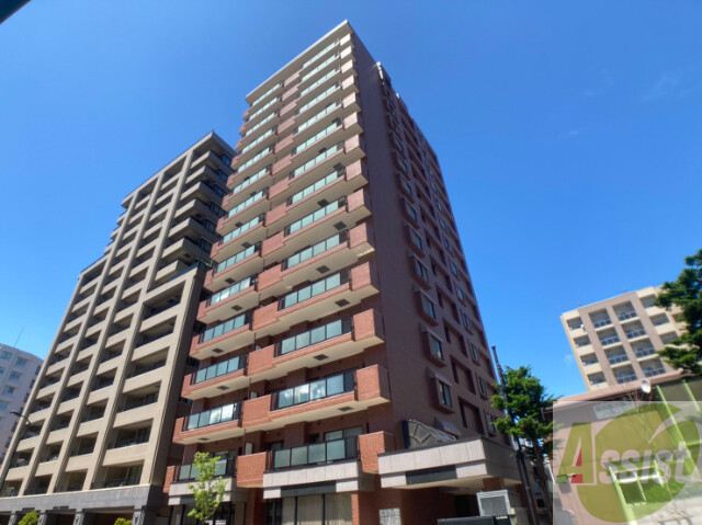 建物外観　札幌市中央区南１条西「サンタの館裏参道」