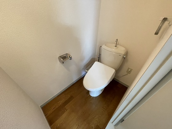 トイレ　※別号室の写真です。