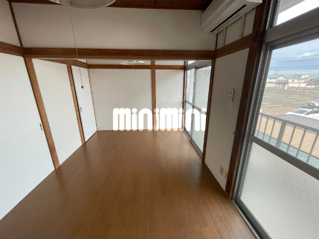 居室・リビング　明るいお部屋です。