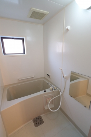 バス・シャワールーム　お風呂で日々の疲れを落としましょう