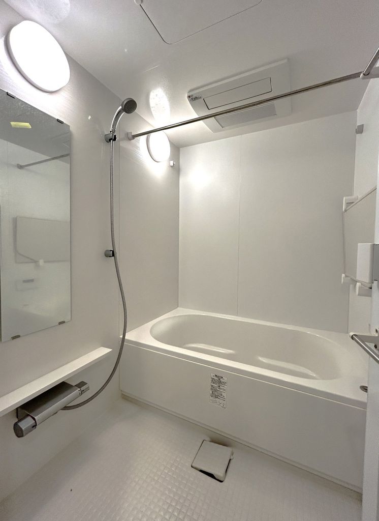 バス・シャワールーム　浴室暖房乾燥機、フルオートバス（クリーニング前）