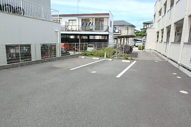 駐車場　駐車場（要空き確認）