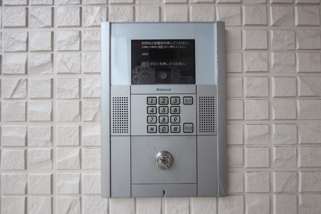 セキュリティ　オートロック付き