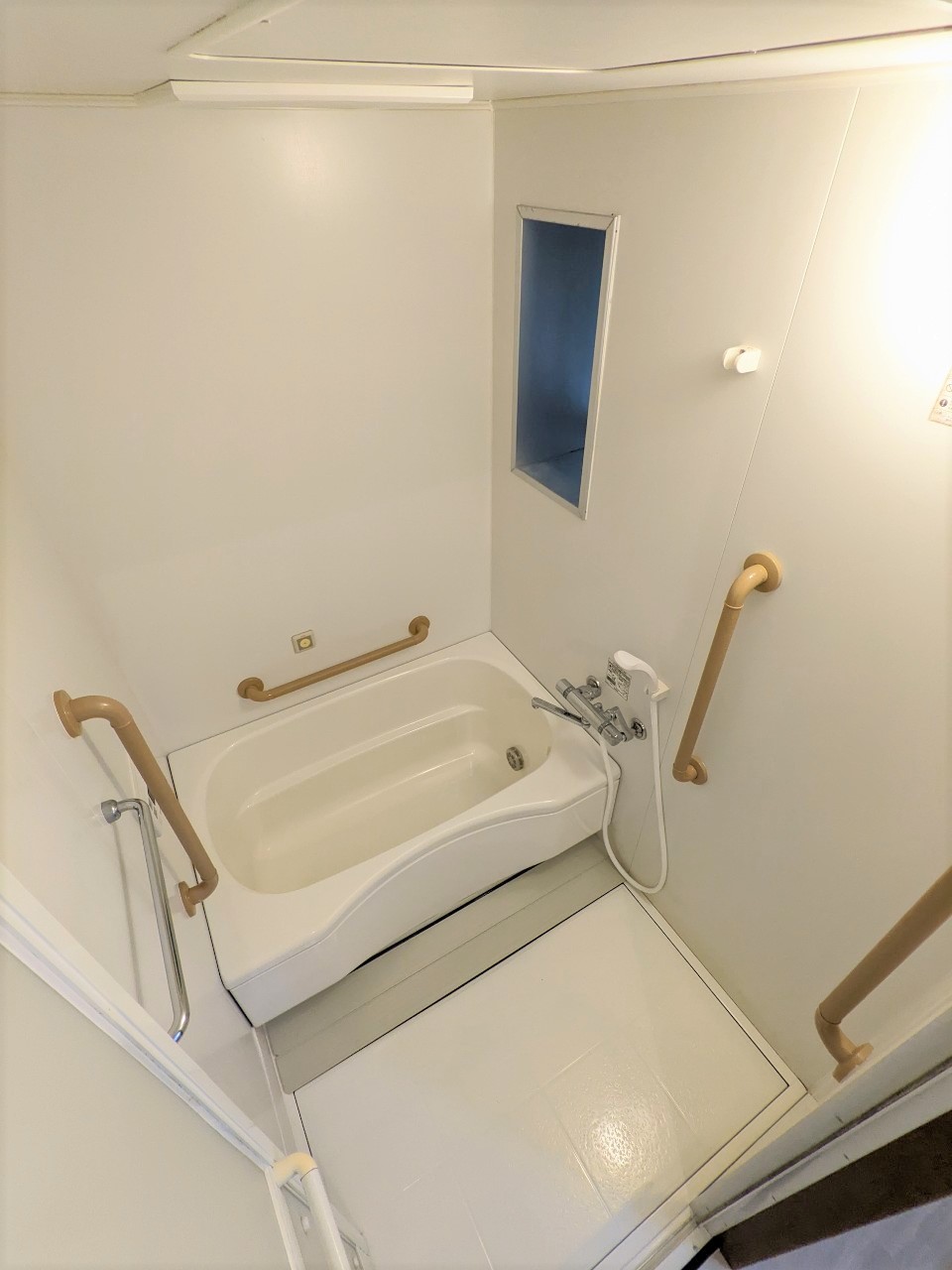 バス・シャワールーム　※同物件、別部屋の写真です。