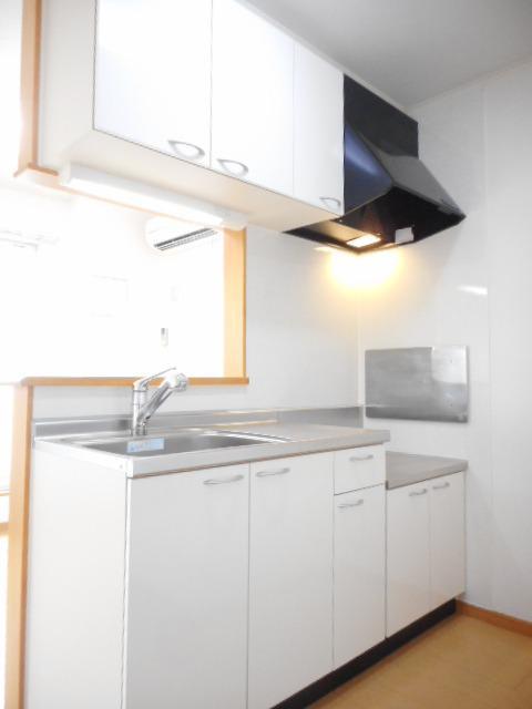 キッチン　人気の対面キッチンでお料理しながらリビングの様子が見れます☆