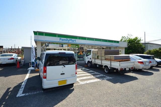 コンビニ　ファミリーマート八王子滝山町店（コンビニ）まで765m