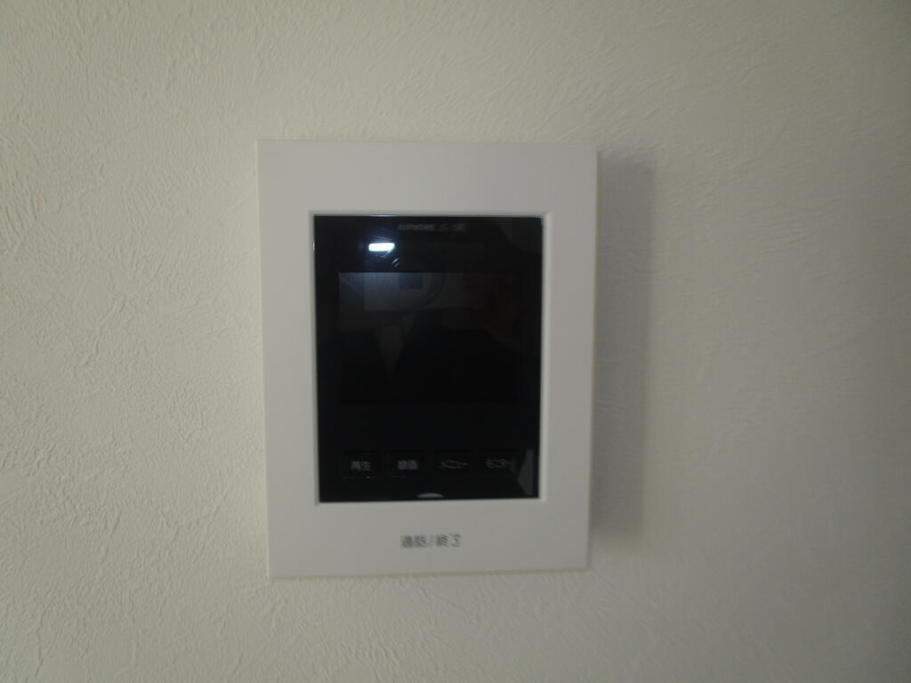 セキュリティ　来客時も安心なTVドアホン（同物件他部屋写真）