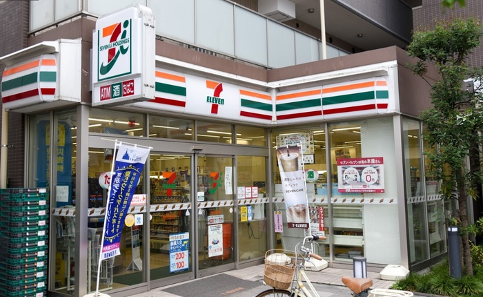 コンビニ　セブンイレブン　調布布田駅前店（コンビニ）まで16m