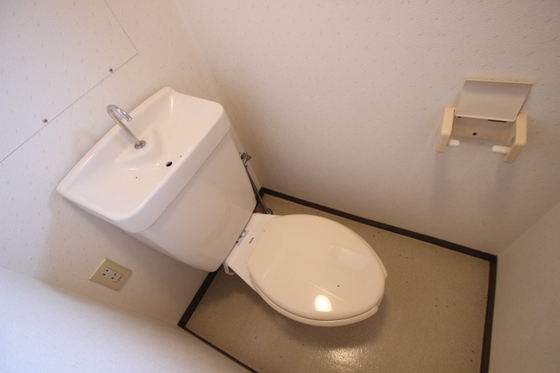 トイレ　別号室のお写真です