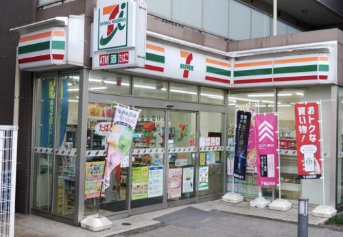 コンビニ　セブンイレブン 調布布田駅前店（コンビニ）まで650m