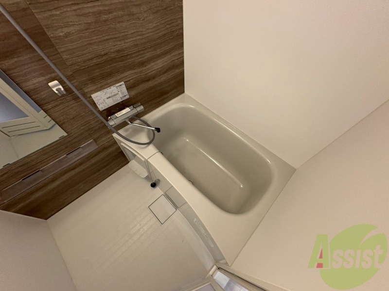 バス・シャワールーム　お風呂になります。一日の疲れを癒してくださいね。