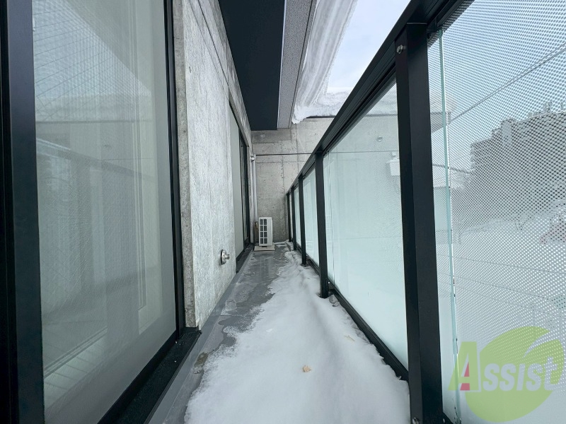 バルコニー　バルコニーです。洗濯物を干したり一息ついたりできますね！