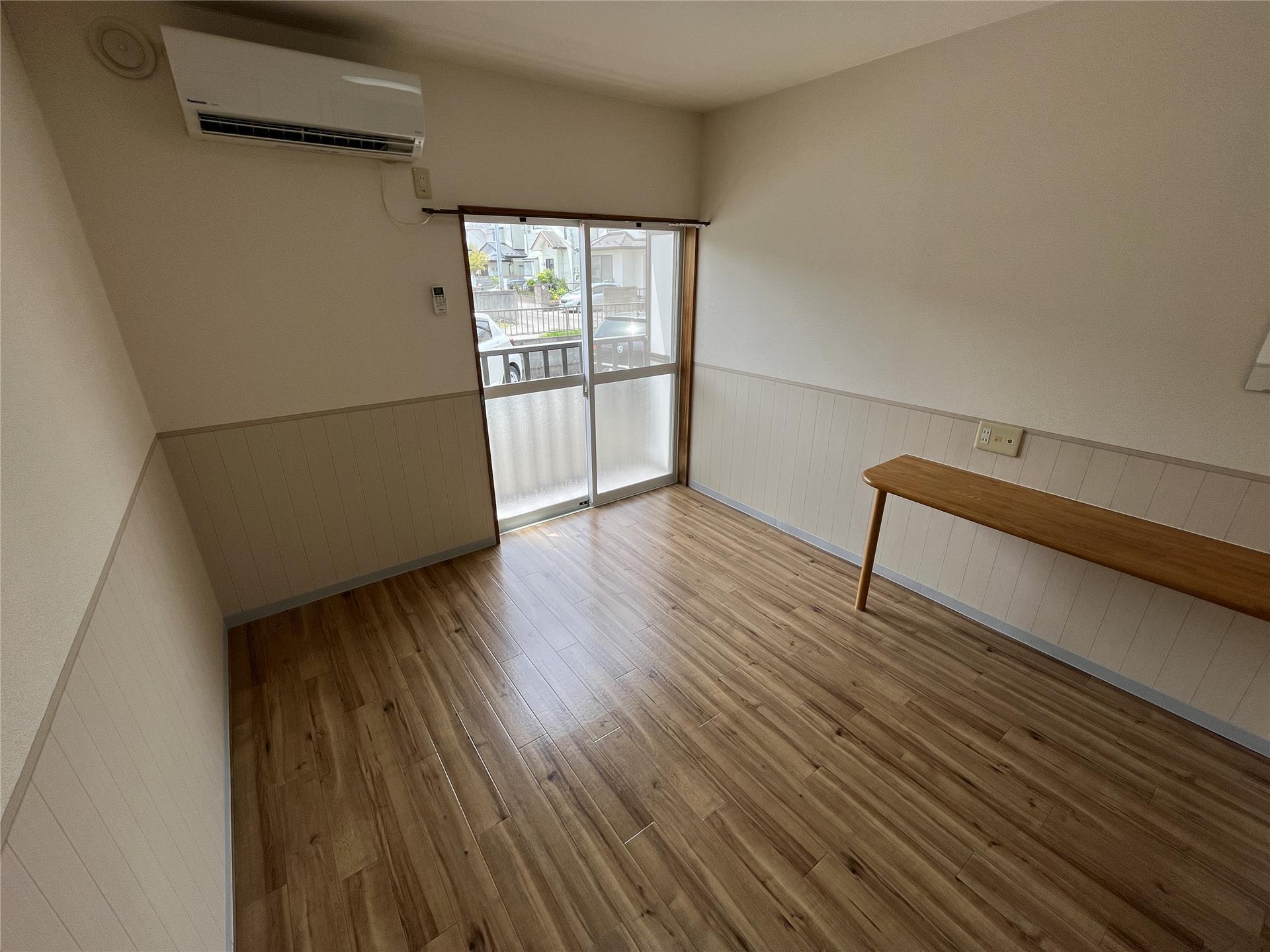 居室・リビング　写真は別部屋です。